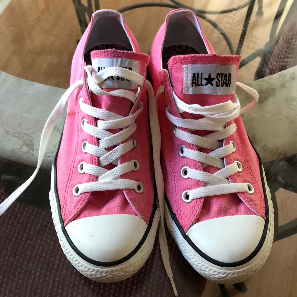 Pink converse